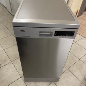 Second-hand freestanding Beko dishwasher