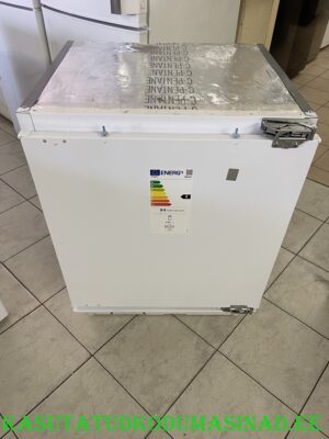 Whirlpool built-in fridge, used for 3 months
