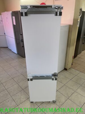 1 kuu kasutatud integreeritav külmik Samsung