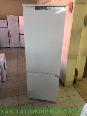 Whirlpool built-in fridge, 1 month old