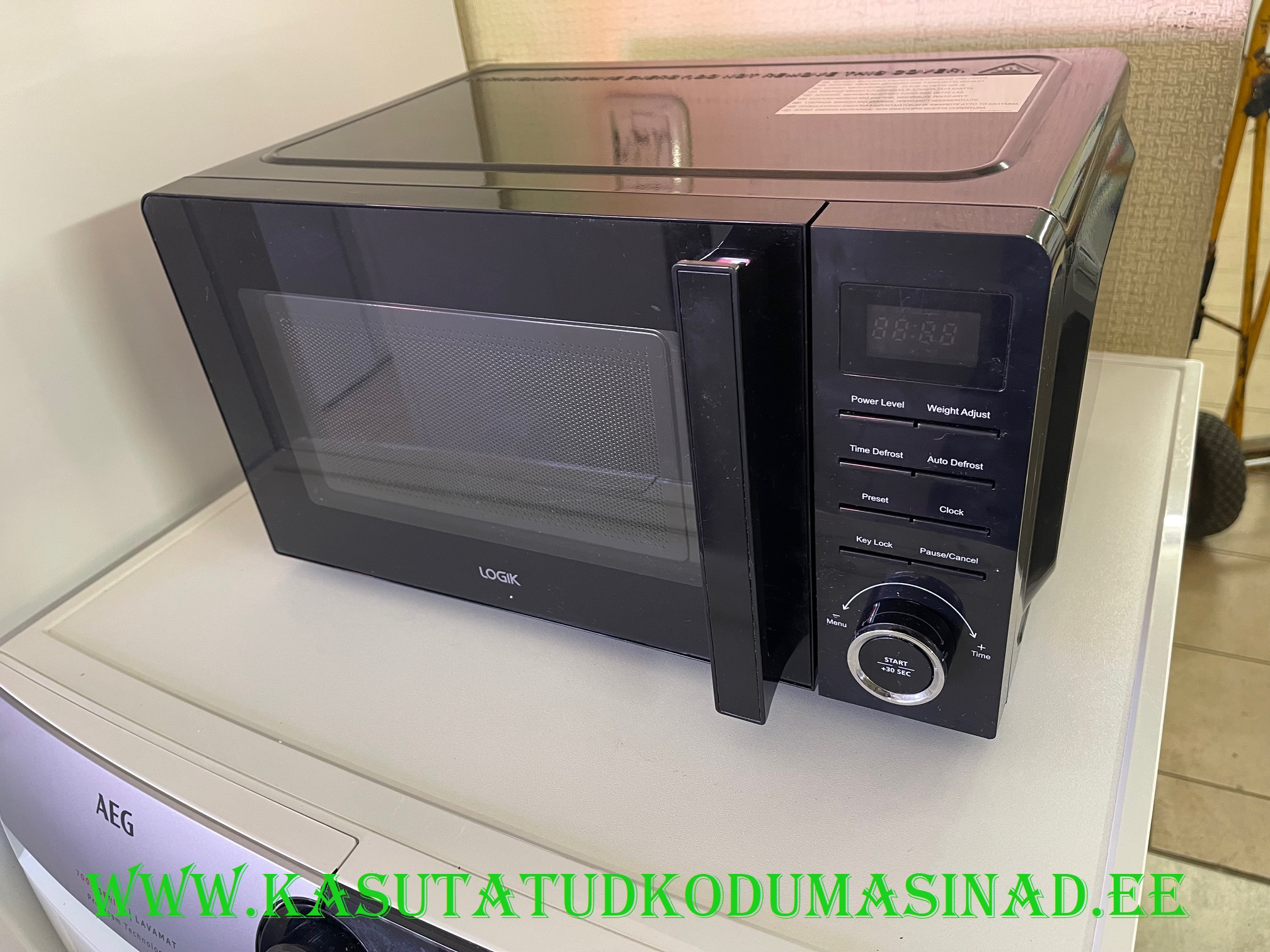 Second-hand Logik microwave oven