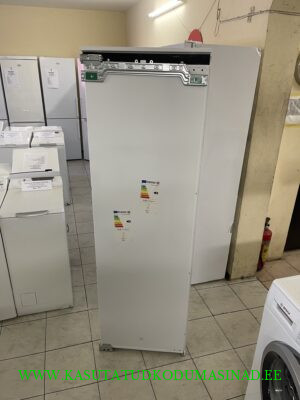 2 kuud kasutatud AEG TK9ZS181DC Integreeritav jahekülmik - 274 liitrit - LongFresh - digitaalne