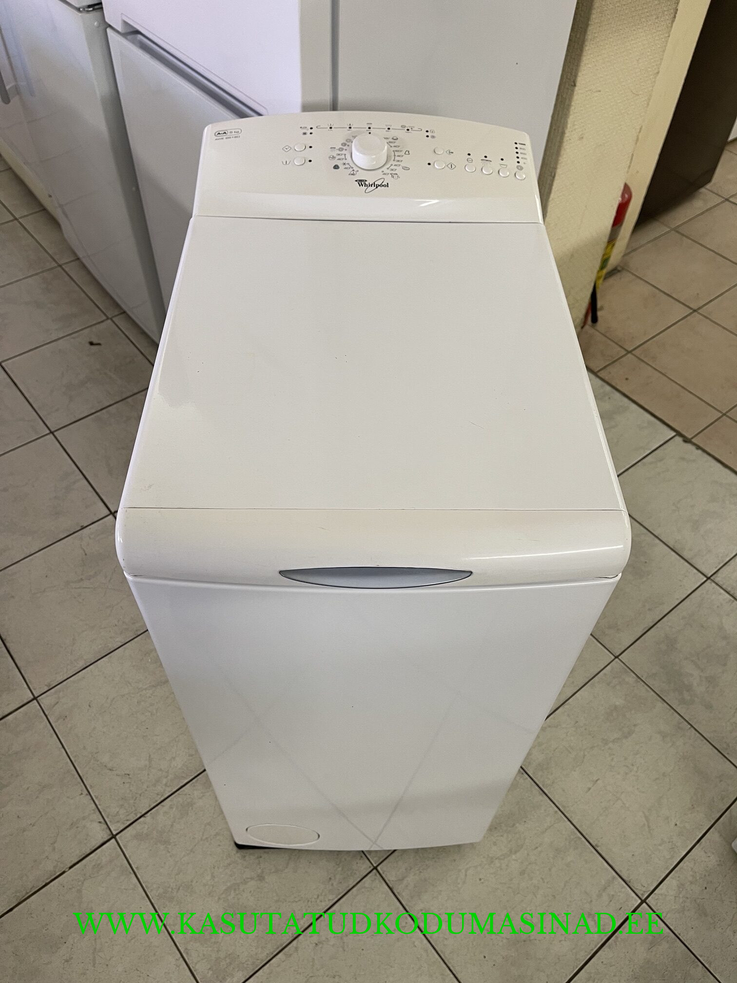 Kasutatud Whirlpool AWE65160 pesumasin - 5kg. - 1000rpm. - Laius 40cm.