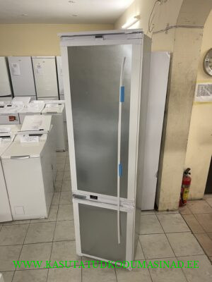 3 kuud kasutatud Beko BCNA306E5ZSN integreeritav kombikülmik – NoFrost - Inverter - mõõdud 54×54,5×193,5cm. – mahtuvus 215/69 liitrit