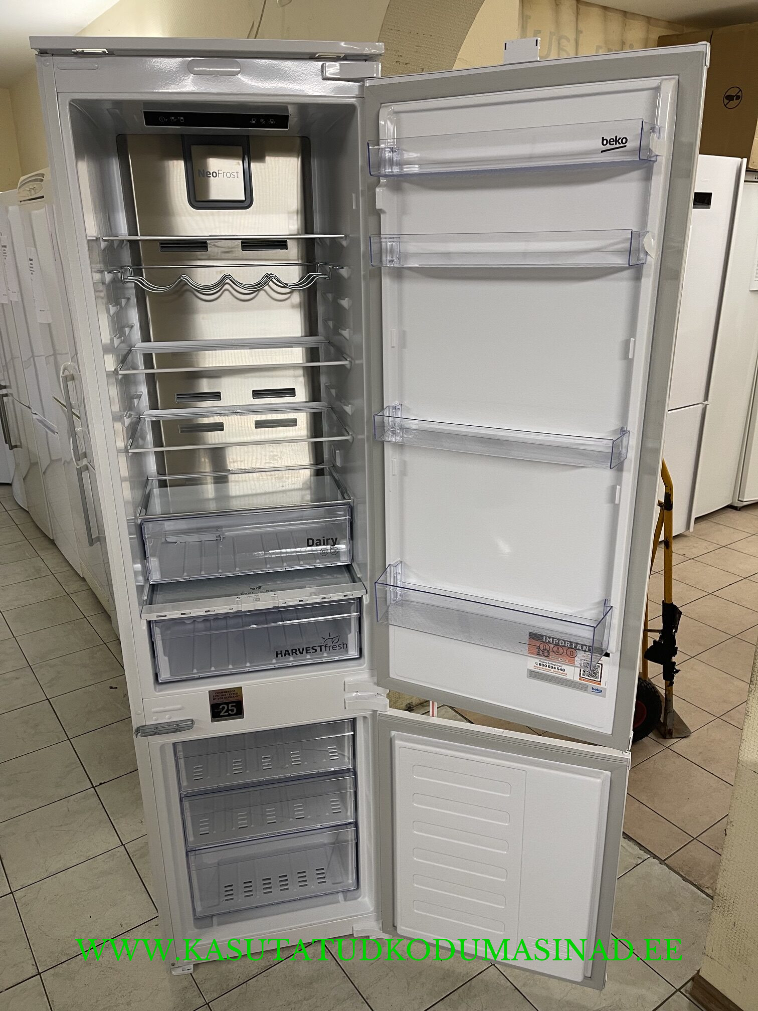 3 kuud kasutatud Beko BCNA306E5ZSN integreeritav kombikülmik – NoFrost - Inverter - mõõdud 54×54,5×193,5cm. – mahtuvus 215/69 liitrit - Image 2