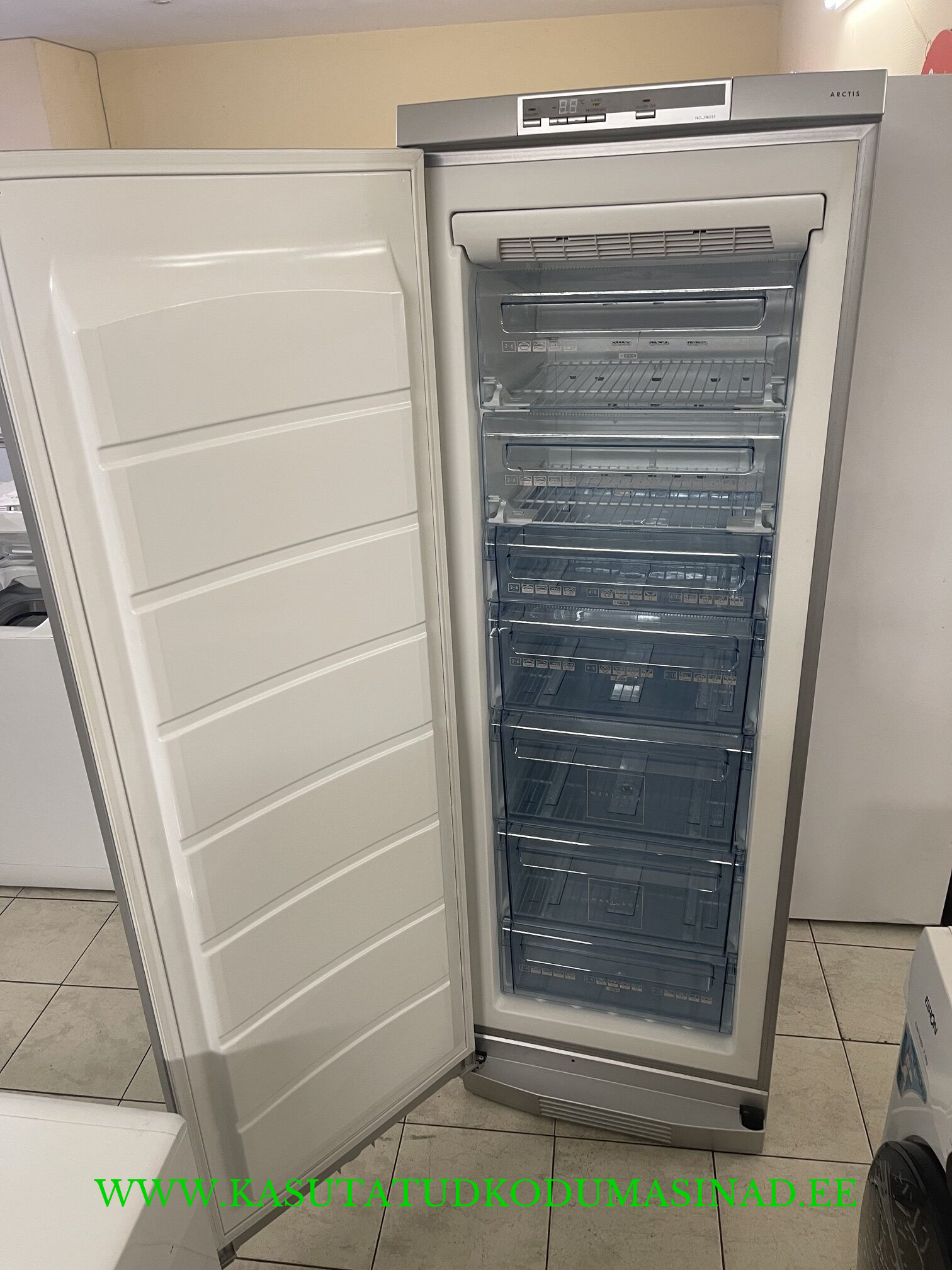 Kasutatud AEG 75235-GA sügavkülmik – NoFrost – kõrgus 180cm. – maht 253 liitrit - Image 2