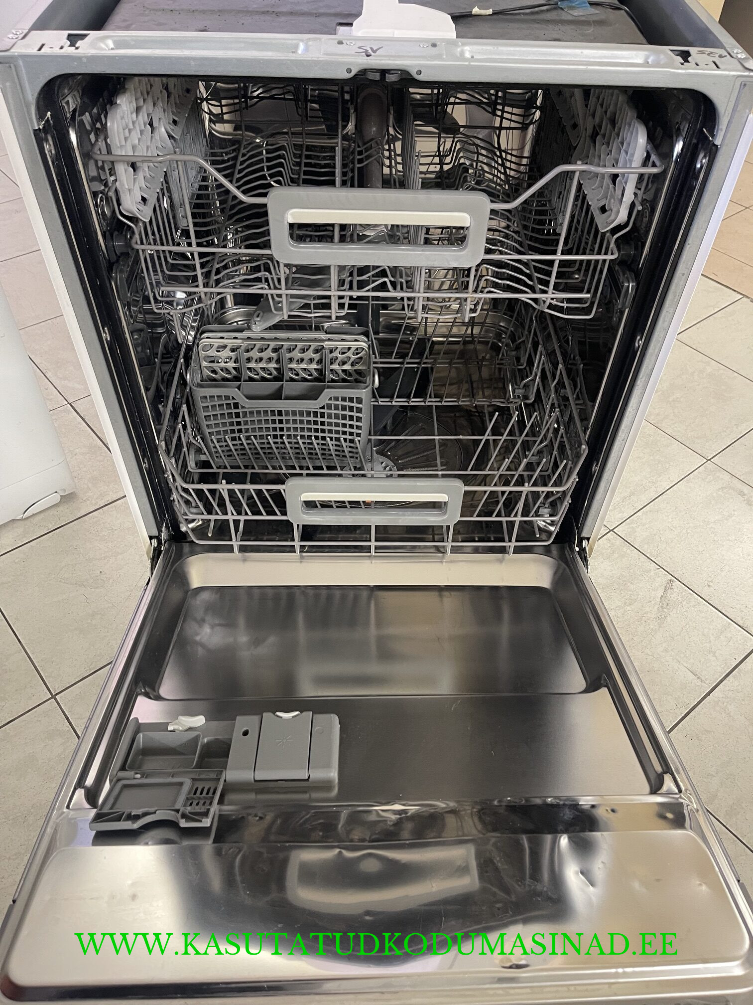 Kasutatud Electrolux ESL5321LO integreeritav nõudepesumasin – laius 60cm. – mahtuvus 13 komplekti - Image 2