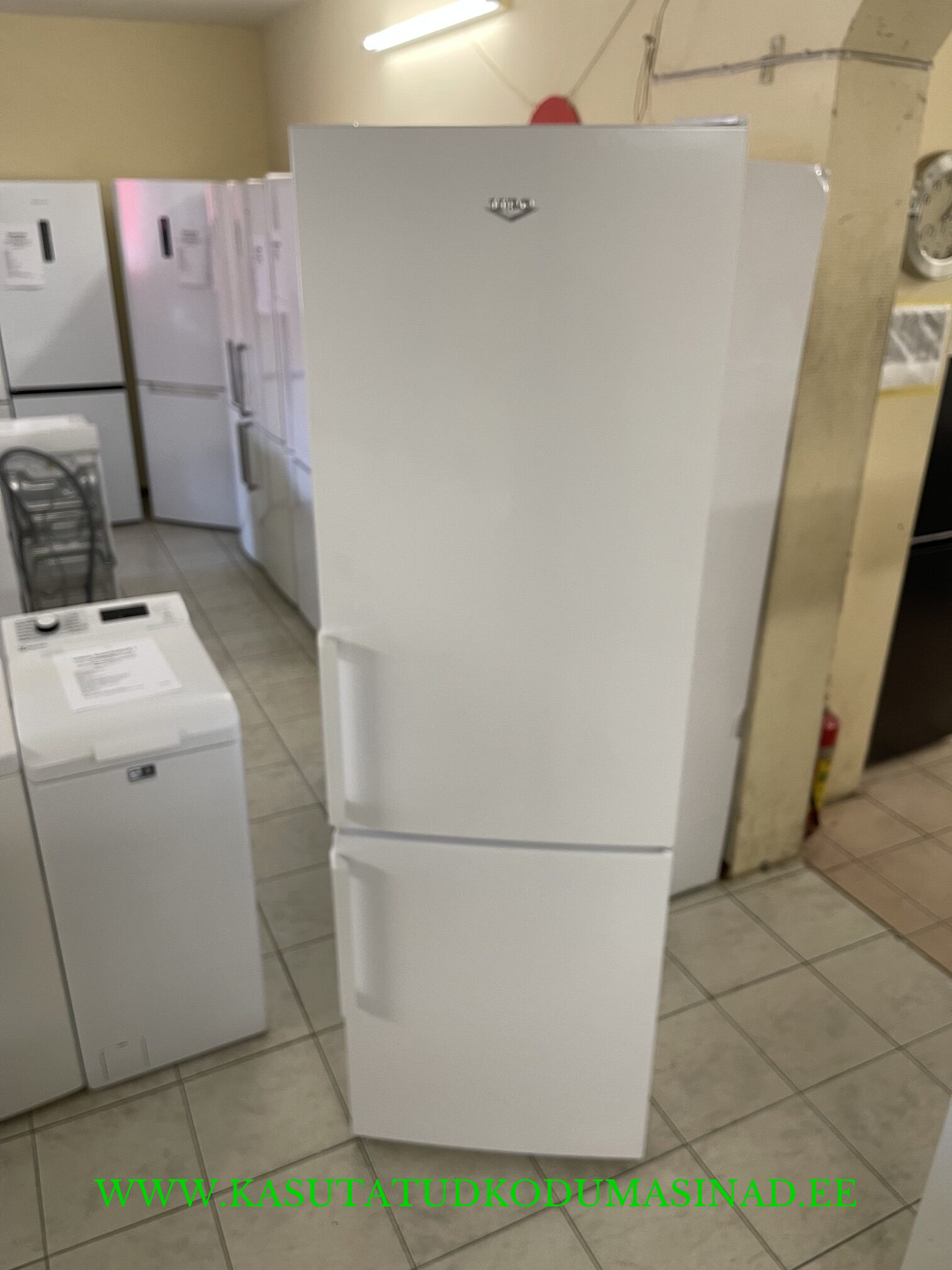 Kasutatud UPO RF3601 külmik – mõõdud 60x64x185cm. – mahtuvus 97/229 liitrit