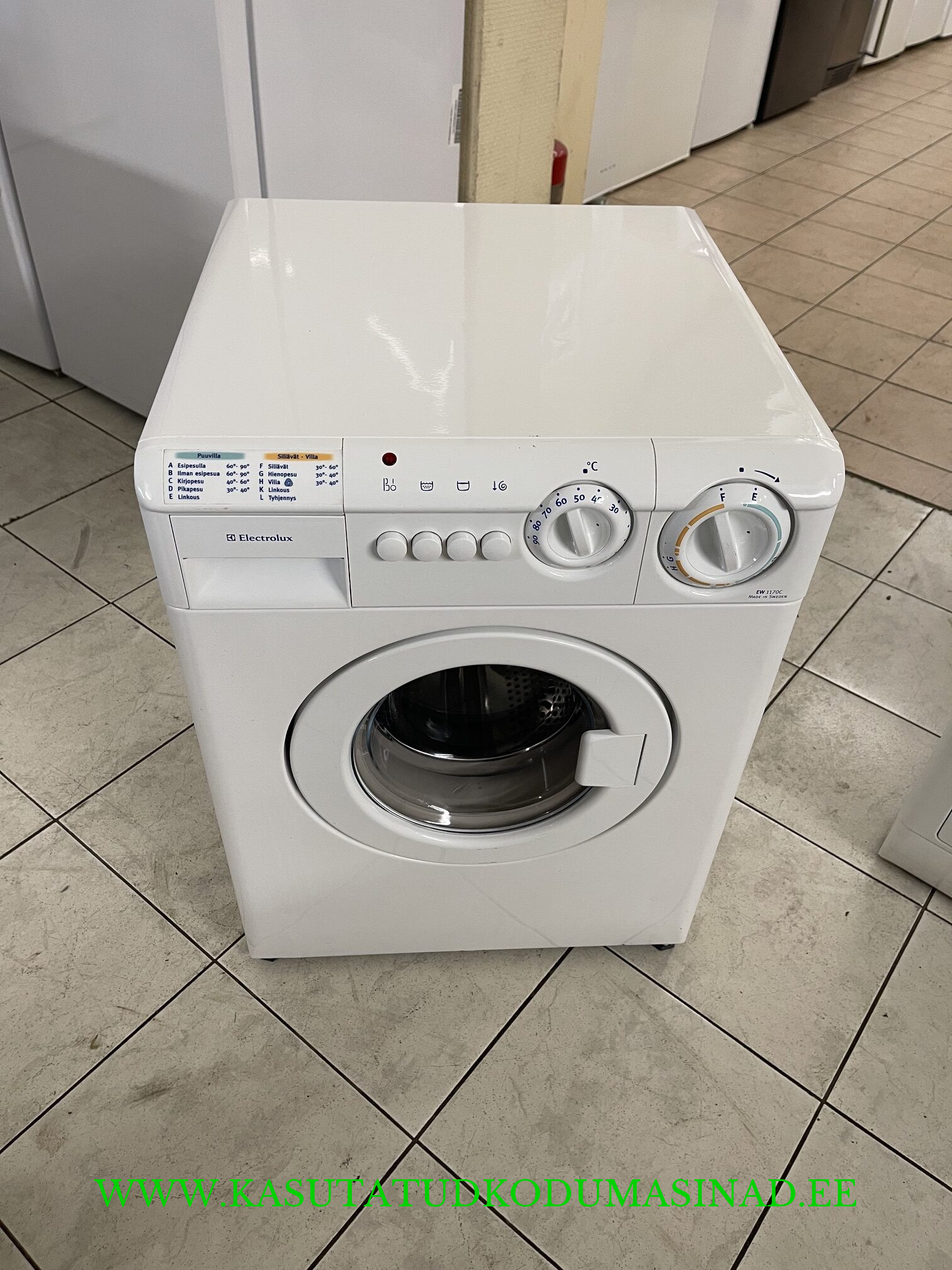 Väike kasutatud Electrolux EW1170C pesumasin – 3 kg. – 1100rpm. – laius 50cm.