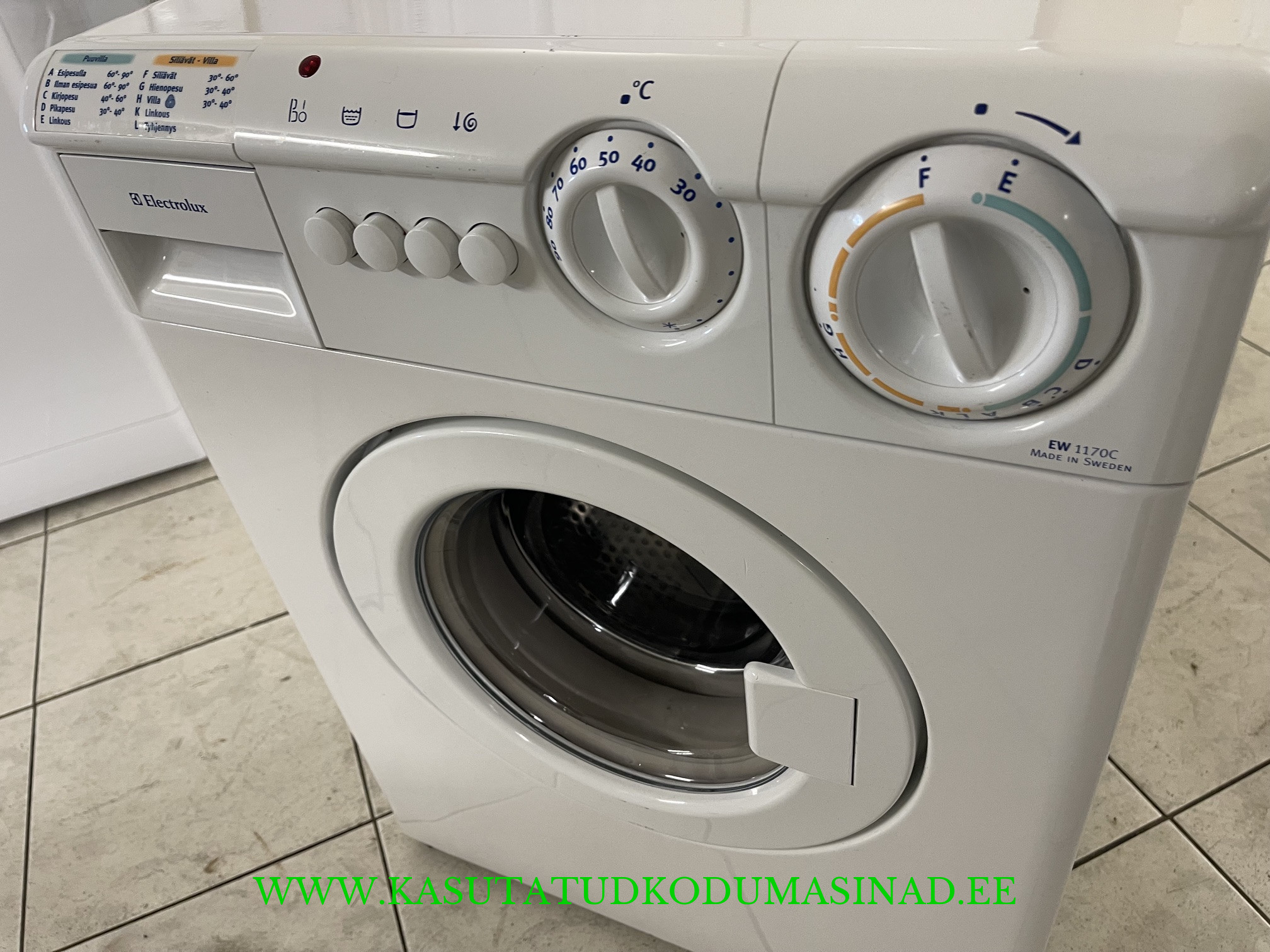 Väike kasutatud Electrolux EW1170C pesumasin – 3 kg. – 1100rpm. – laius 50cm. - Image 2