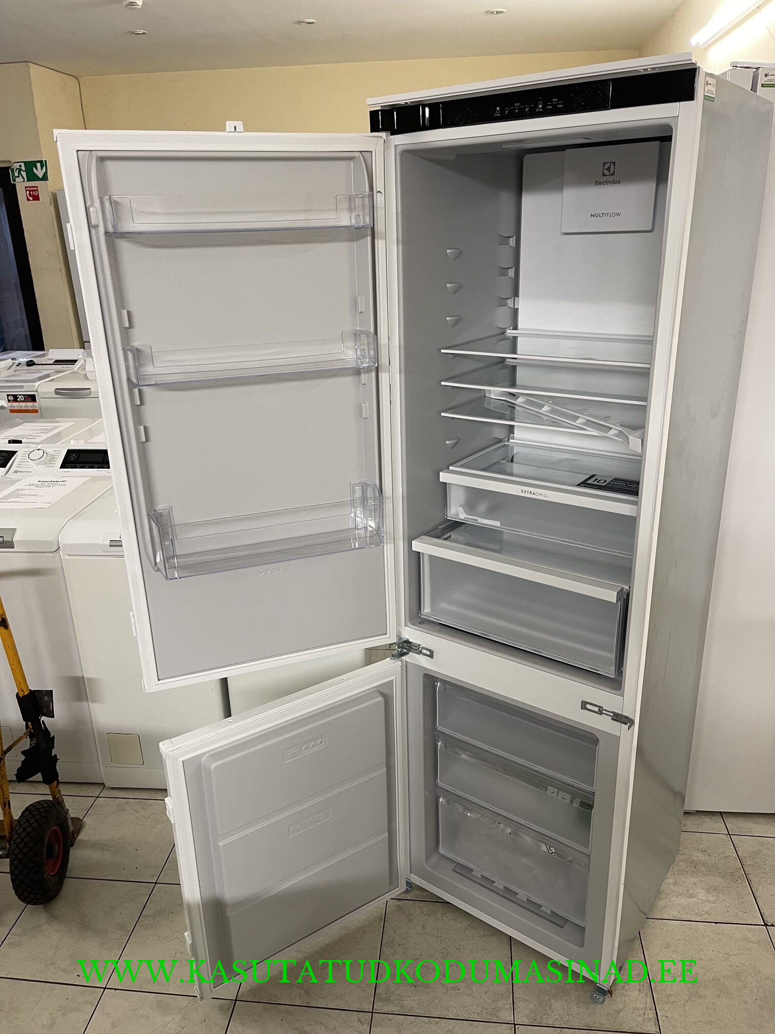 1 kuu kasutatud Electrolux ENTMUSP8S integreeritav külmik – NoFrost – mõõdud 177x55x55 – maht 62/186 liitrit - Image 2