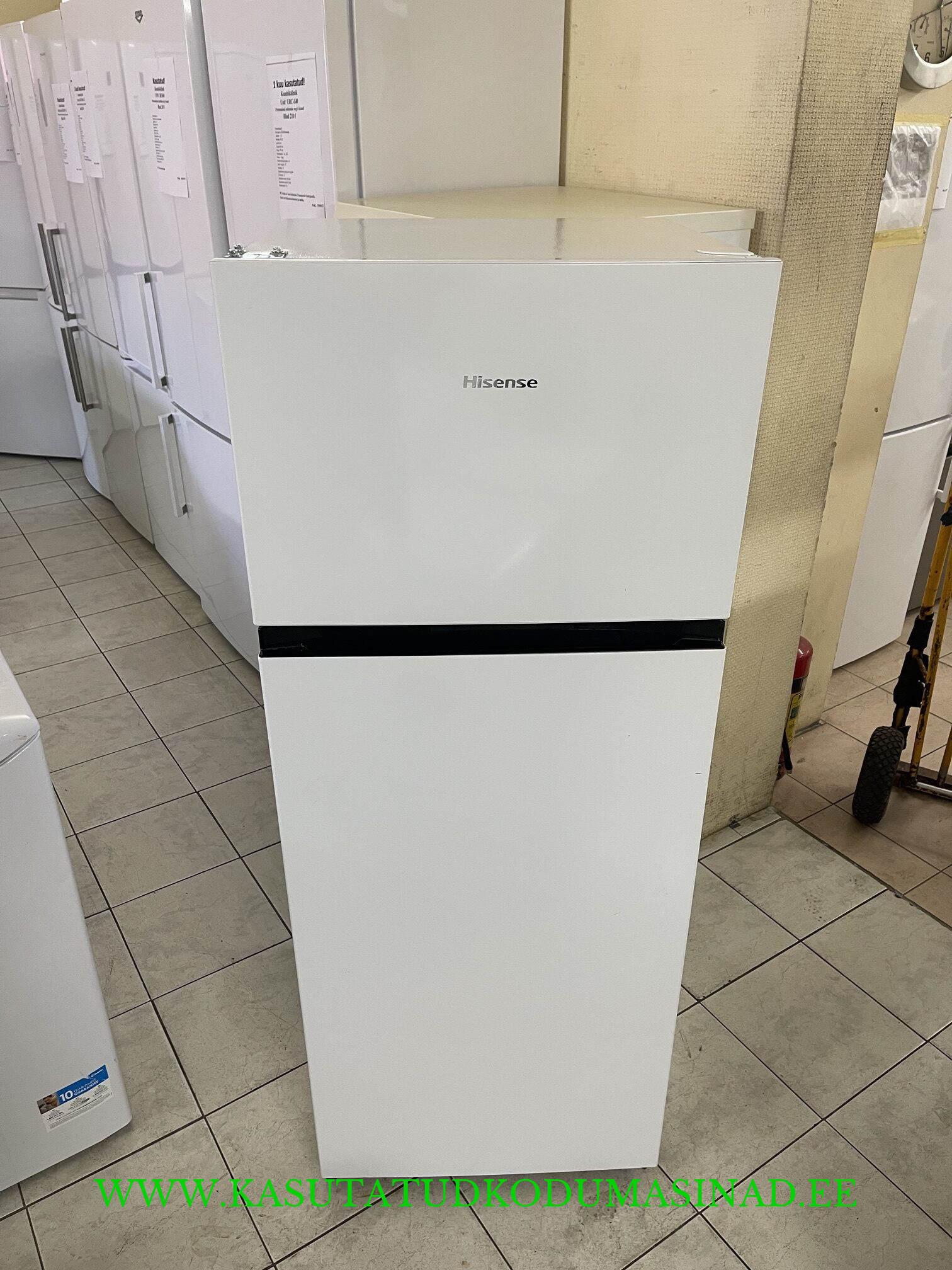 Vähe kasutatud Hisense RT267D4AWF külmik – mõõdud 55x54x143cm. – mahtuvus 41/165 liitrit